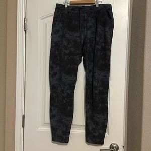 Men’s Lululemon joggers - large